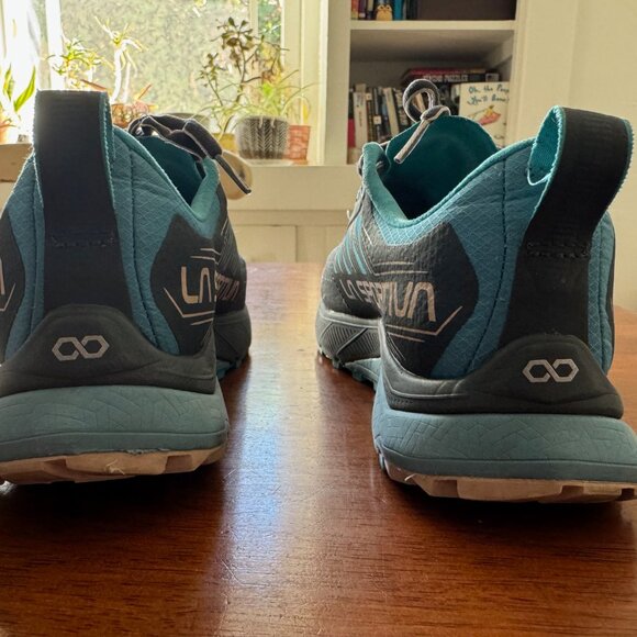 La Sportiva Jackal - Womens Size 9 - Blue (carbon / topaz) - Picture 4 of 9